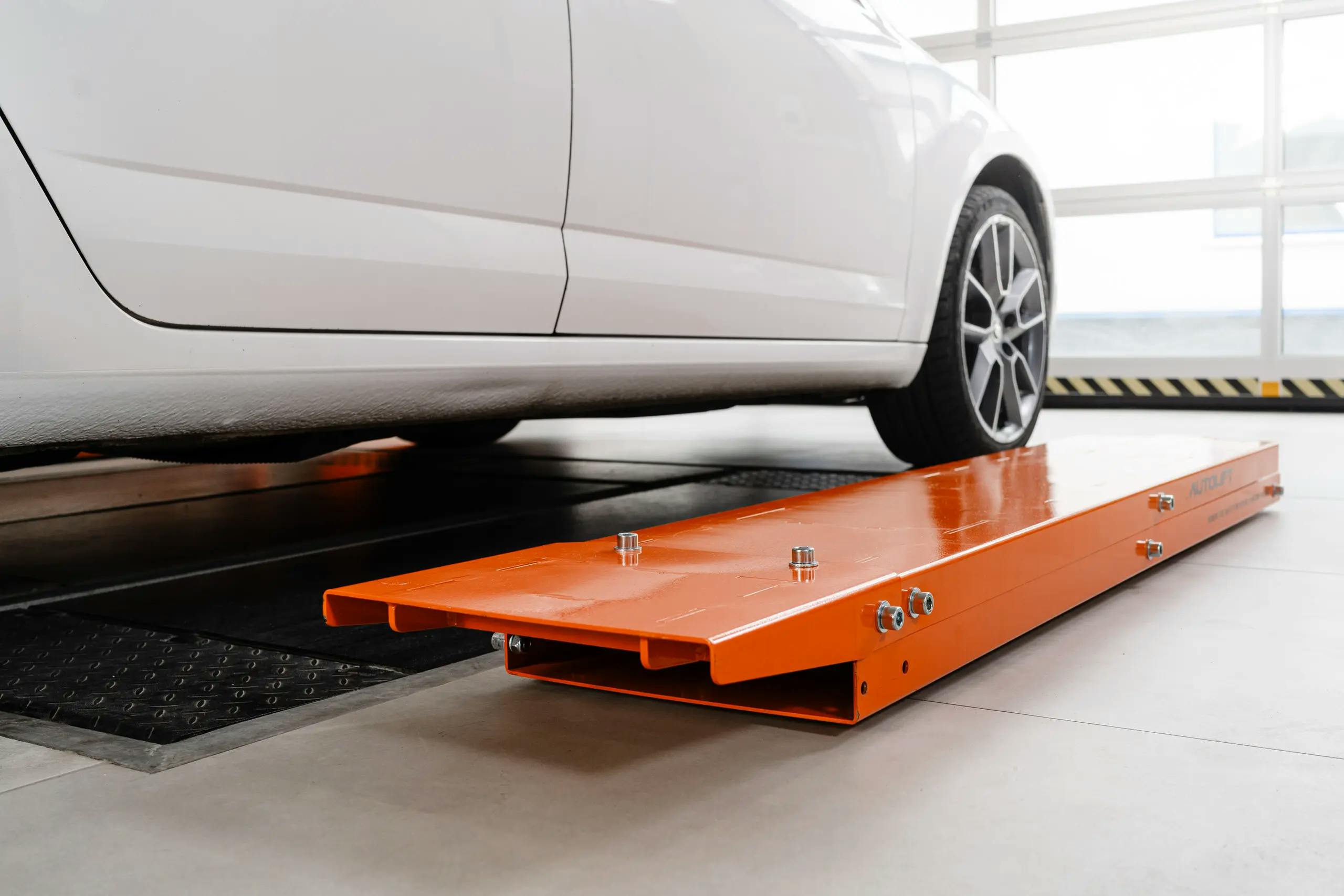 twin - portable jack